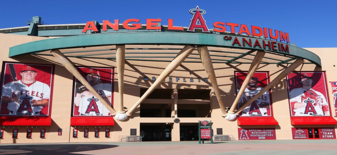 Los Angeles Angels of Anaheim vs. Seattle Mariners at Angel Stadium of Anaheim